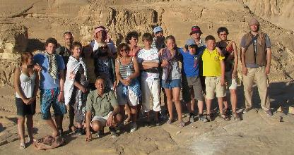 groepsfoto in de woestijn