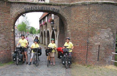 bij stadspoort Delft